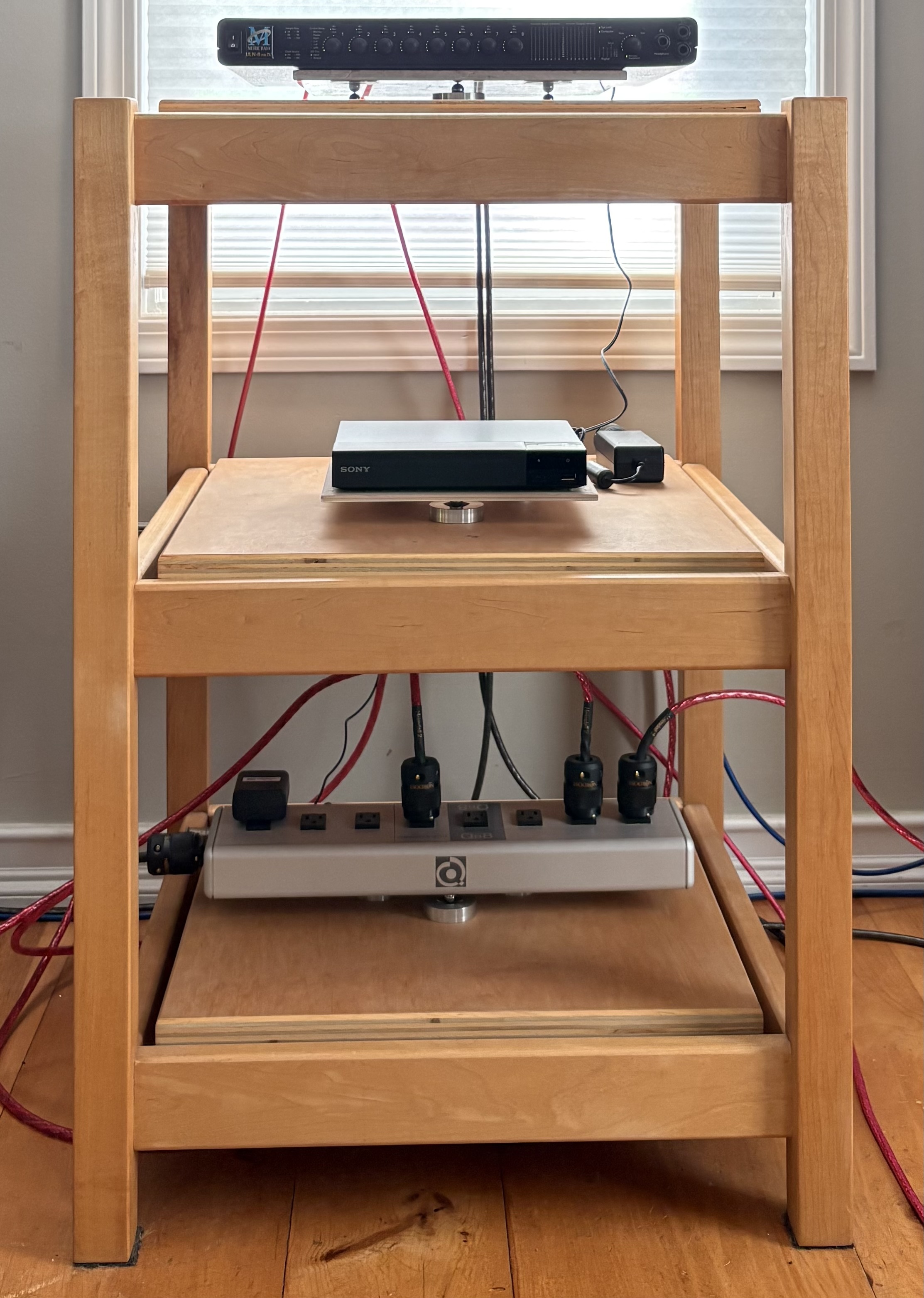 Enjoyyourshelf&copy; rack with components